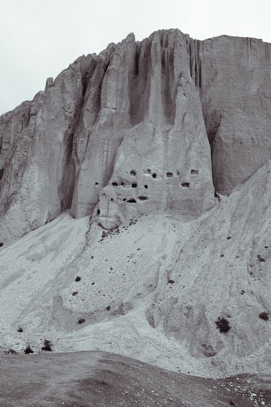 Sky caves, Ghara